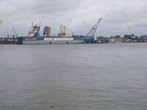 Плавучий док судоремонтного завода, вид с противоположного берега залива.