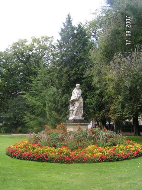 В Люксембургском саду Париж, Франция