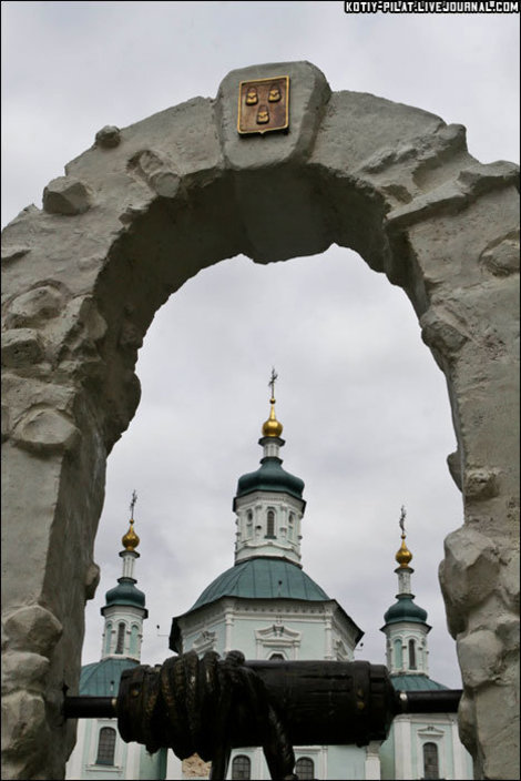 Воскресенская церковь Сумы, Украина