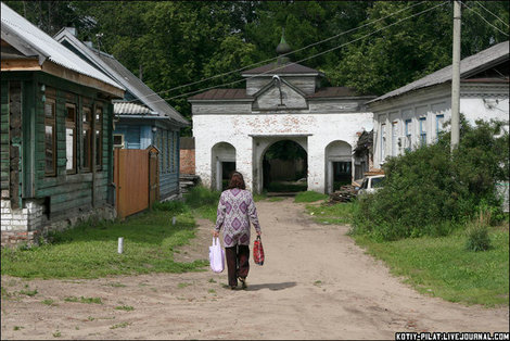 Рабочий городок Осташков и Озеро Селигер, Россия