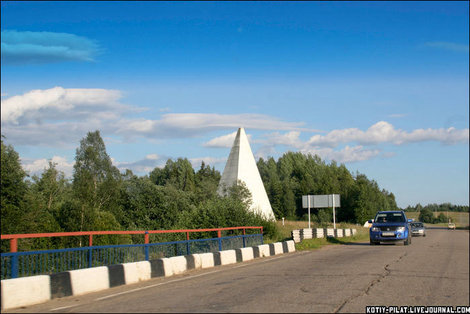 Голодная пирамида Осташков и Озеро Селигер, Россия