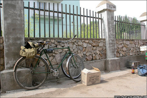 Велосипед у рынка Осташков и Озеро Селигер, Россия