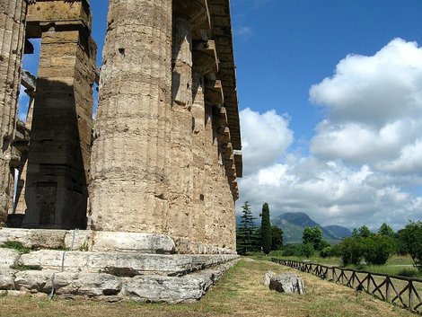 Осколок Великой Греции Паестум, Италия