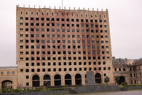 Скелет Дома правительства Сухум, Абхазия