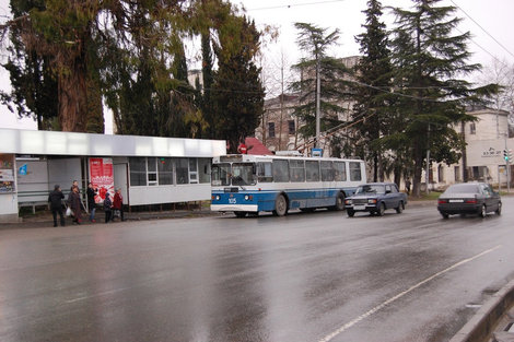 Это город, в котором проезд в троллейбусе стоит 2 рубля Сухум, Абхазия