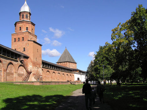Самая высокая башня Детинца — Кокуй. Великий Новгород, Россия