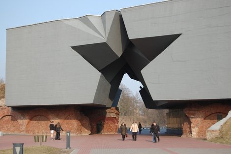 Звезда — центральный вход Брест, Беларусь