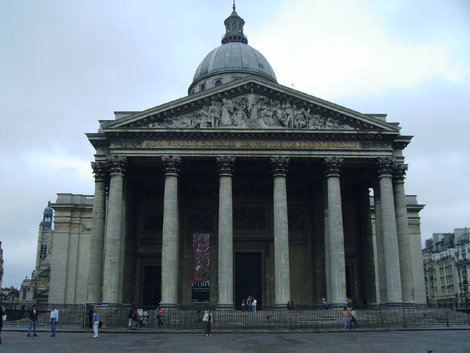 Пантеон с захоронениями выдающихся людей Франции Париж, Франция