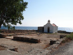 Церковь на берегу моря