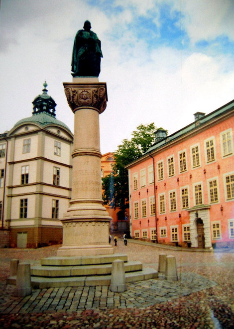 Памятник-колонна основателю Стокгольма Биргеру Ярлу на Риддархольме Стокгольм, Швеция