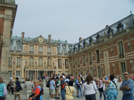 Мраморный двор Версальского дворца Париж, Франция