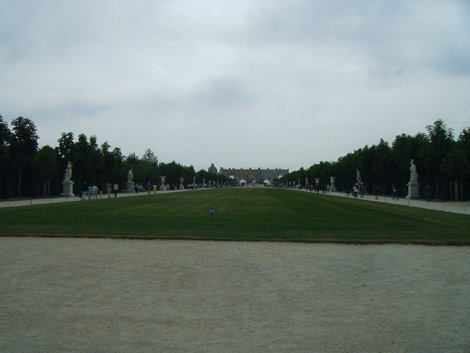 Вид со стороны парка на дворец Париж, Франция