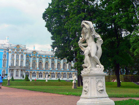 Вид на Екатерининский дворец. Пушкин, Россия
