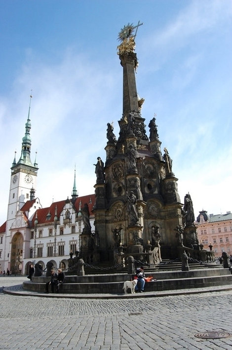 В основании чумного столба умещается часовня Оломоуц, Чехия
