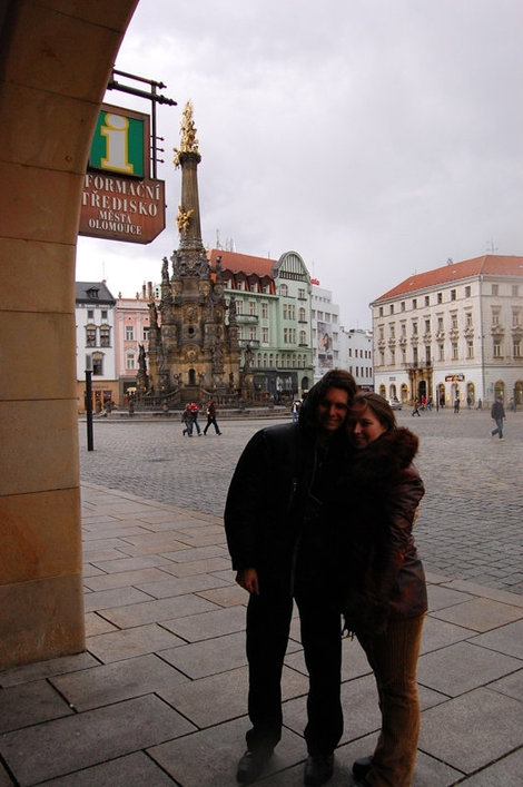 Мы с мужем у информационного центра Оломоуца Оломоуц, Чехия