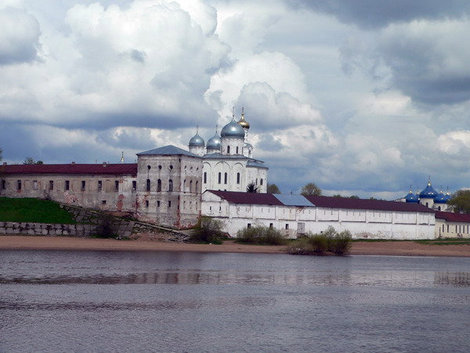 Юрьев монастырь. Великий Новгород, Россия