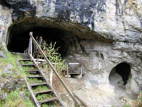 Денисова пещера. Республика Алтай, Россия
