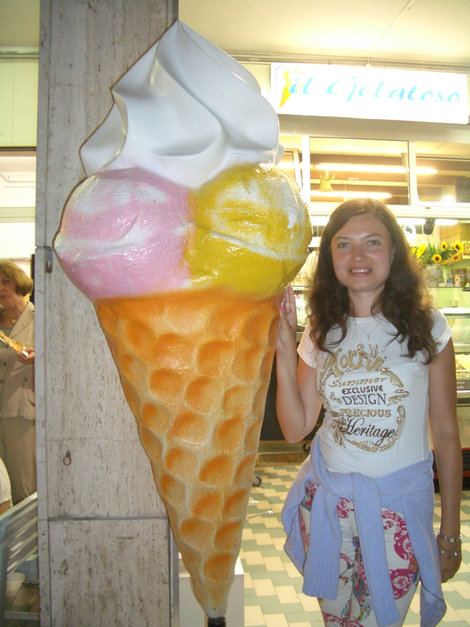 Gelateria - место продажи итальянского мороженого Италия