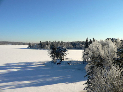 Зимний вид с острова Людвигштайн на Выборгский залив. Выборг, Россия