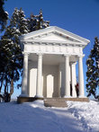 Павильон Храм Нептуна нач. 19в, воссоздан в 2000г