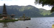 храмы на озере