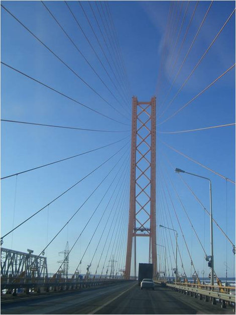 Подвесной автомобильный мост через Обь