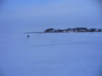 Провешенная ледовая трасса к острову Талабск (Залита)