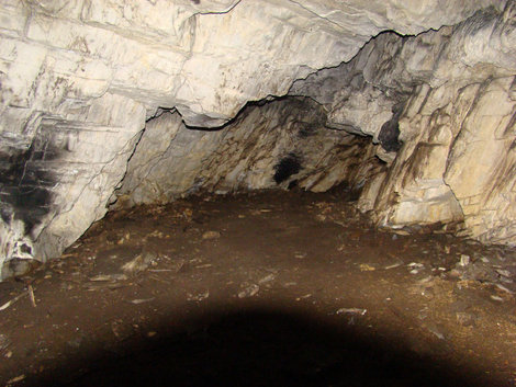 В Каминной пещере Республика Алтай, Россия
