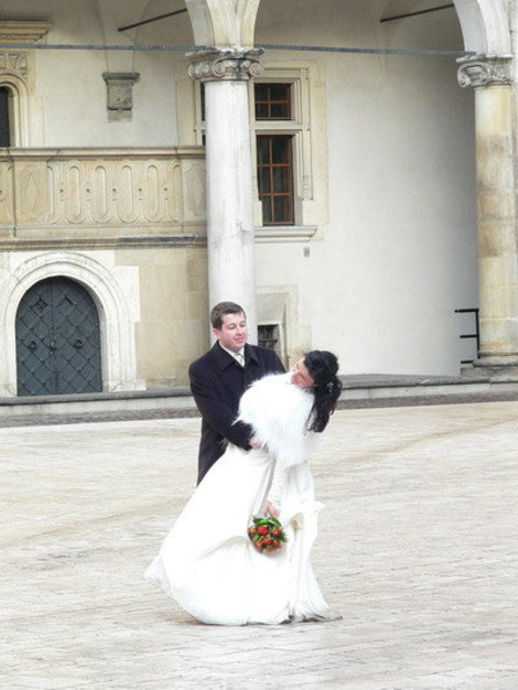 Свадьба во дворе Королевского замка. Краков, Польша