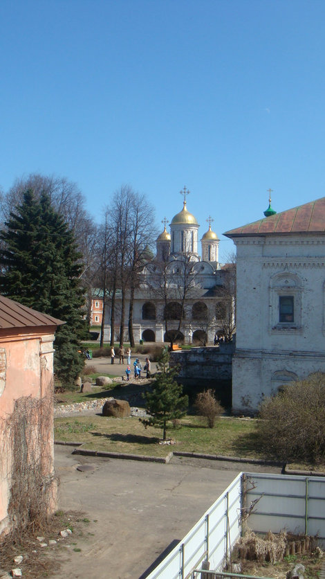Внутри Спасо-Пребраженского монастыря Ярославль, Россия