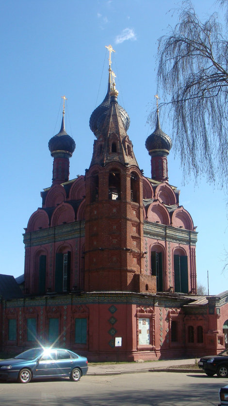 Звонница и церковь Богоявления Ярославль, Россия