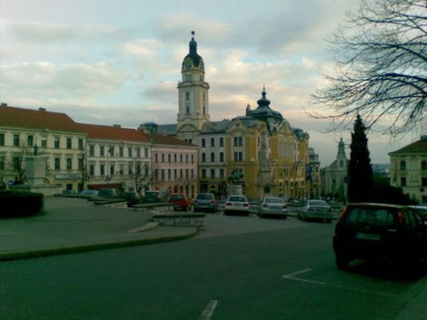 Szechenyi ter — главная площадь города