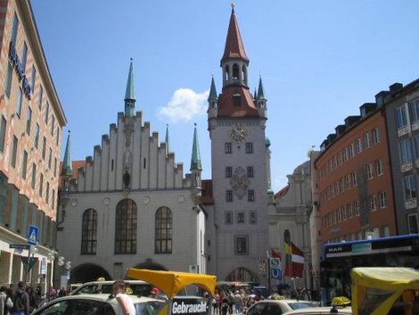 Площади в районе Мариенплатц (центральной площади) — как игрушечные Мюнхен, Германия