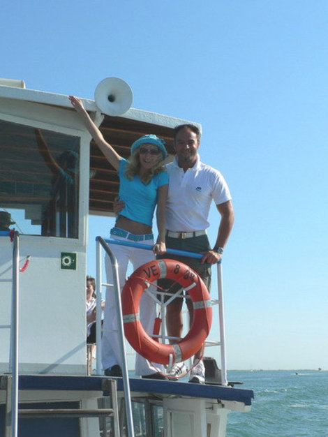 С капитаном корабля, водный путь в Венецию. Венеция, Италия