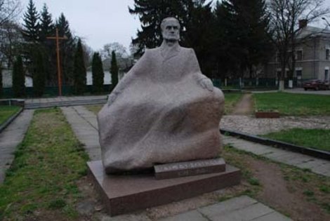 Памятник Густаву Олизару Житомирская область, Украина