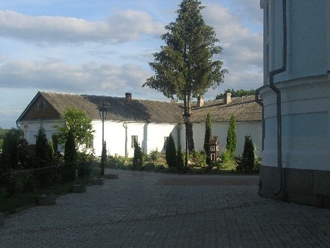 Кельи монастыря в Тригорье