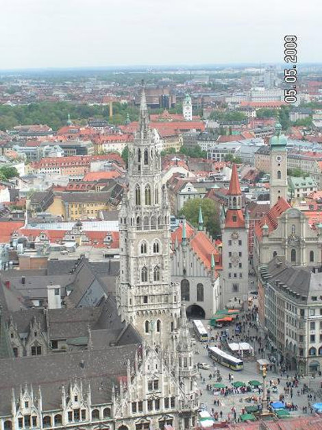 Мариенплатц и обе ратуши Мюнхен, Германия