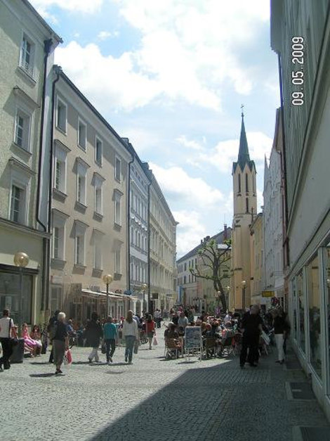 Оживлённая улица Пассау, Германия