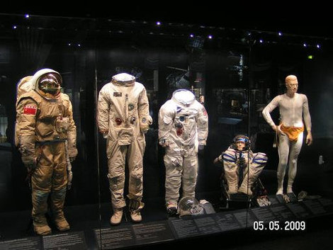 Скафандры покорителей космоса Мюнхен, Германия