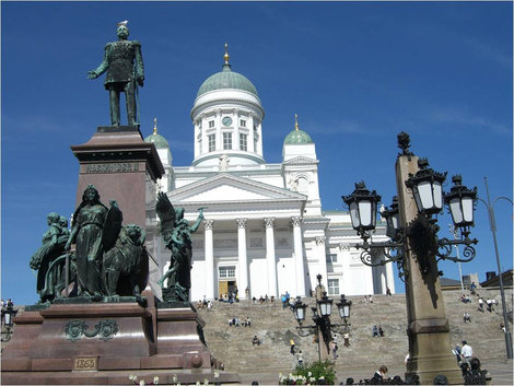 Кафедральный лютеранский собор, памятник Александру II и фонарь Хельсинки, Финляндия