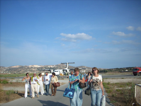 Летное поле на о.Милос. Остров Милос, Греция