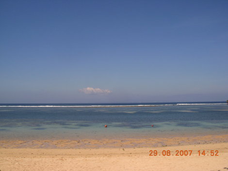 Пляж отеля The Westin Resort 5* во время отлива Индонезия