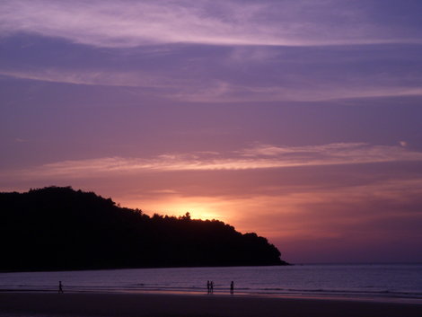 Пляж отеля Nexus Resort 5* — закат Кота-Кинабалу, Малайзия