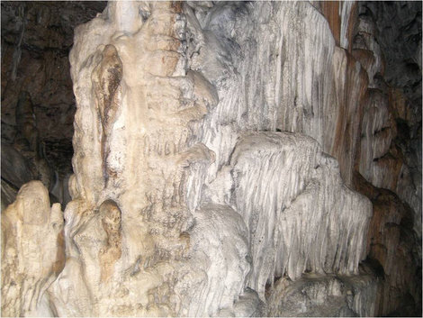 В пещере Адыгея, Россия
