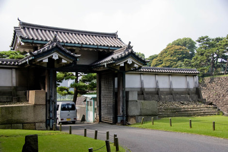 Вьездные ворота в сады Императорского дворца Токио, Япония