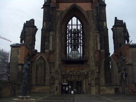 разрушенная церковь Гамбург, Германия