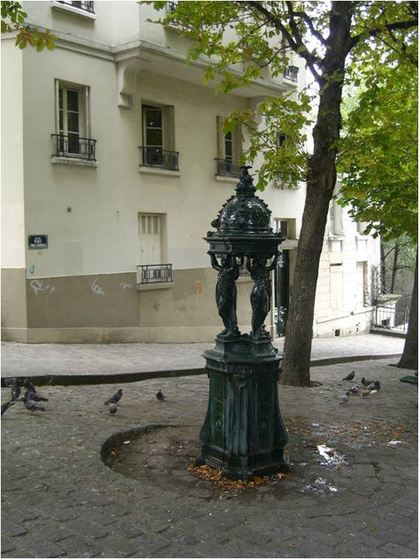 Площадь Эмиль-Гудо. Фонтанчик Уоллеса Париж, Франция