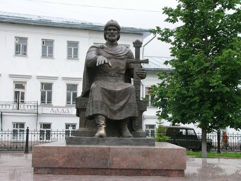 Памятник Мономаху Кострома, Россия