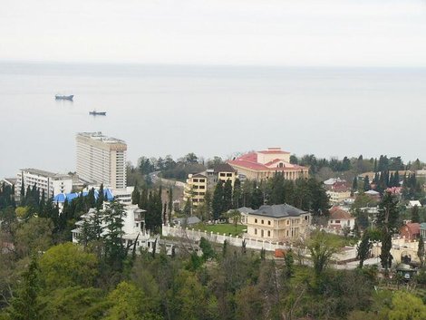 Вид на Зимний театр и гостиницу 