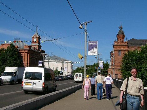 10 Старые кирпичные здания на Большой Московской, недалеко от Соборной площади Москва, Россия